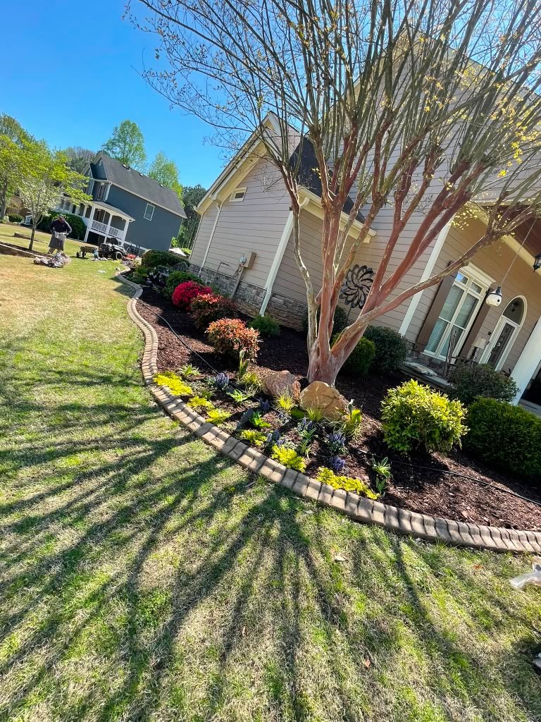 Mulch installation project photograph 4